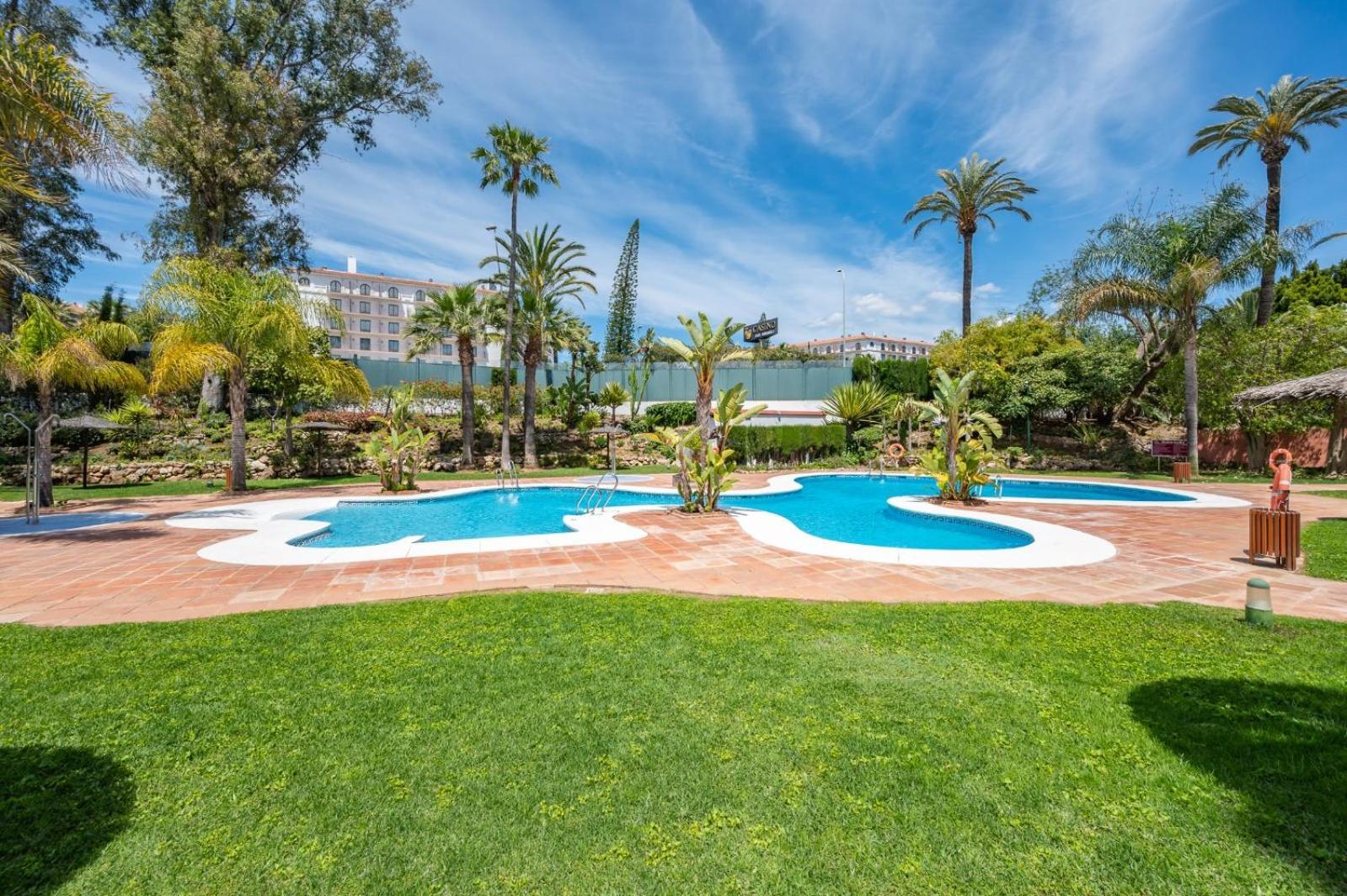 1 Bedroom Apartment, With Sea Views, In Medina Garden - Puerto Banus ماربيا المظهر الخارجي الصورة